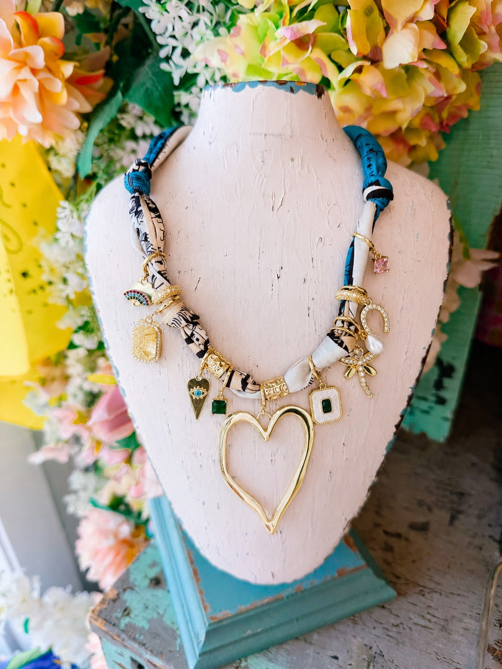 ROLAND LARGE HEART SCARF CHARM NECKLACE