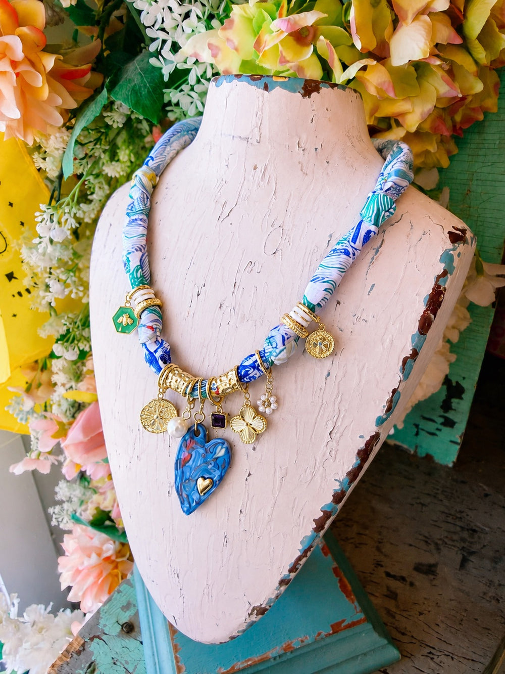REIGN HEART SCARF CHARM NECKLACE - BLUE