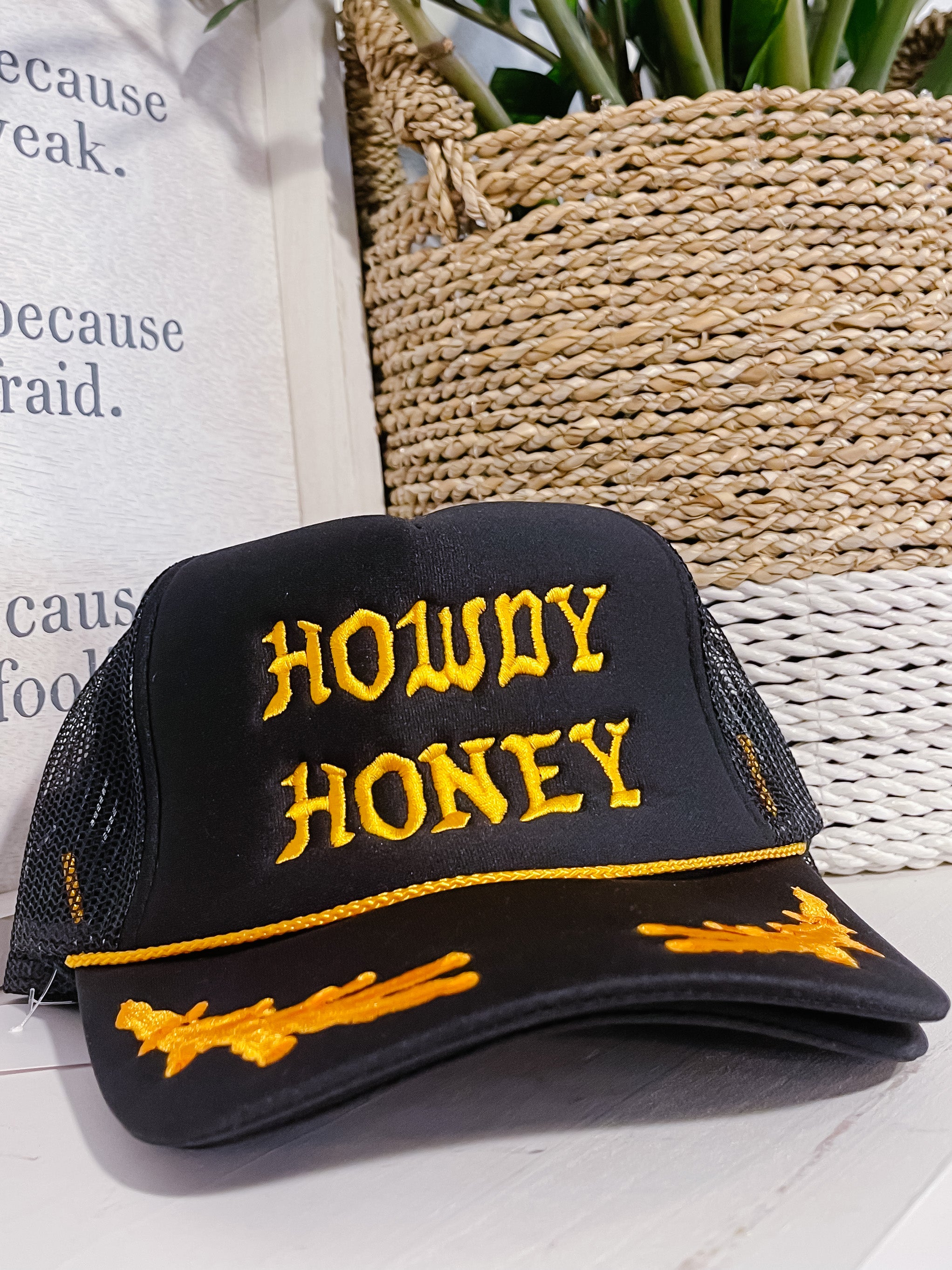 HOWDY HONEY HAT